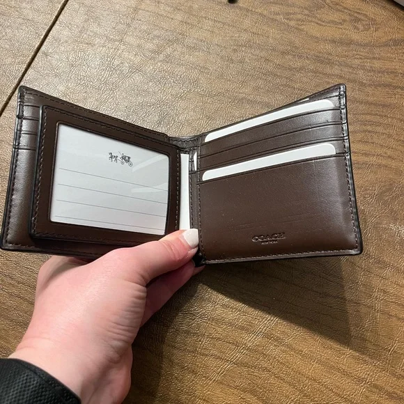 Coach Brown Signature Bi-Fold Card & Key Holder - Picture 3 of 6